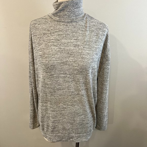 🌿4/$35🌿 REVAMPED Grey Turtleneck Sweater (S) - Picture 2 of 9